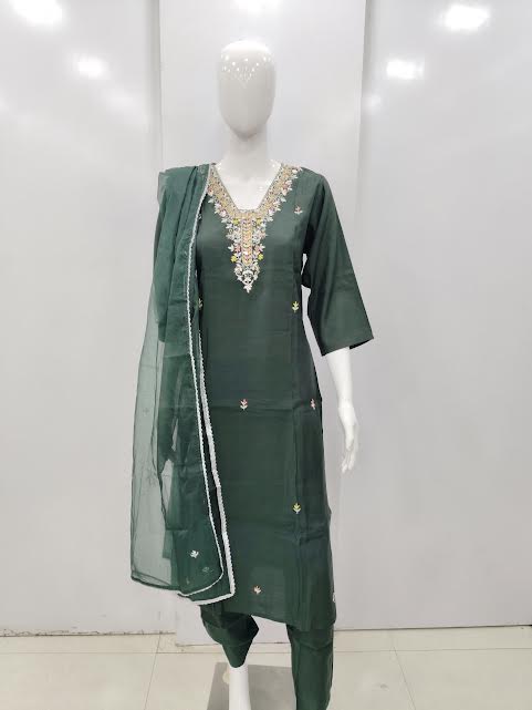 BUTTER RAW SILK 3 PIECE SET SIDE OPEN V NECK KURTI WITH  SEQUENCE WORK - J886